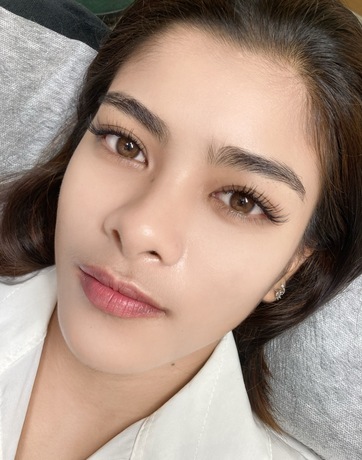 Lash List studio  image_picker_3372F308-8724-46BF-958D-C604EF82325A-51006-0000144EDD7A2B50