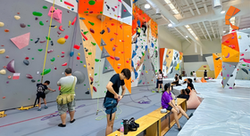 Climb Central Bangkok (Lotus’s Bang Khae) Climb Central Bangkok - ไคลม์ เซ็นทรัล แบงค็อก บางแค 1