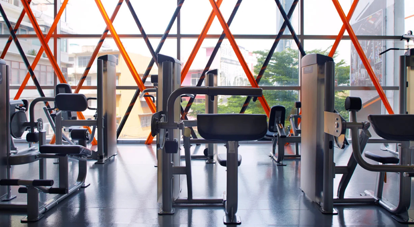 WE Fitness (Esplanade Ratchada) WE Fitness - วี ฟิตเนส เอสพลานาด รัชดา 8