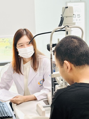 Crystal Lasik Center Crystal Lasik Center - ศูนย์เลสิค คริสตัล ธรรมจักษุ @ รังสิต-ปทุมธานี S__12943371_0