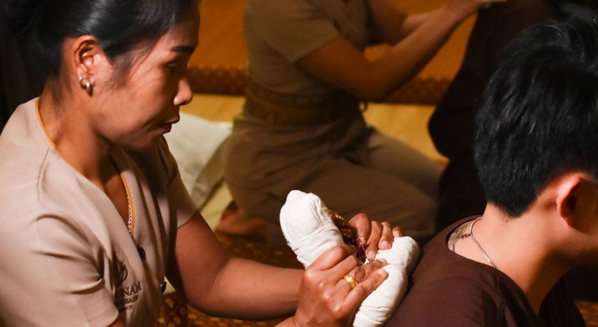 Pratunam Thai Massage @Phetchaburi 31  line_oa_chat_260407_170941