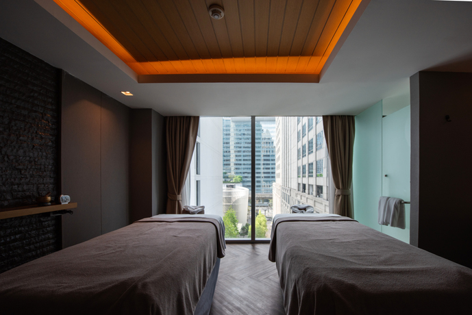 Heavena Wellness & Spa at Sivatel Hotel Phloen Chit  Room_No.5_City_View