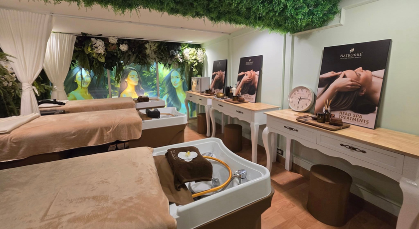 The Organic Beyond Hair Salon The Organic Beyond Hair Salon - ดิ ออร์แกนิค บียอนด์ แฮร์ ซาลอน พญาไท 6