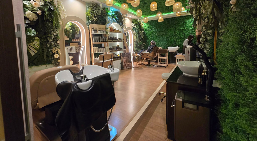 The Organic Beyond Hair Salon The Organic Beyond Hair Salon - ดิ ออร์แกนิค บียอนด์ แฮร์ ซาลอน พญาไท 12