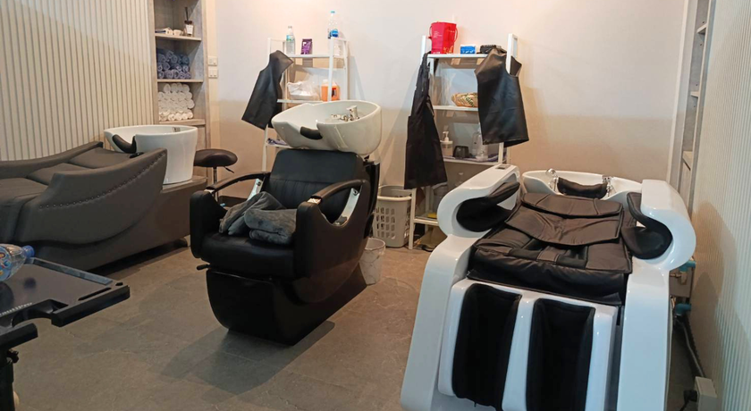 Be' Hair Salon (Opposite Novotel Bangkok Sukhumvit 20) Be' Hair Salon - บีแฮร์ ซาลอน สุขุมวิท 20 10