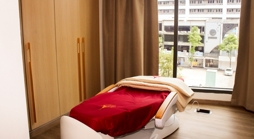 CHADA CLINIC (3rd Floor, Siam Square One) CHADA CLINIC (3rd Floor, Siam Square One) - ชฎา คลินิก สยามสแควร์วัน 11