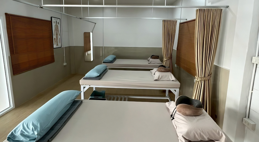 Acura Acupuncture Clinic (Pattaya) Acura Acupuncture Clinic - อะคูระ คลินิกฝังเข็มพัทยา จอมเทียน 5