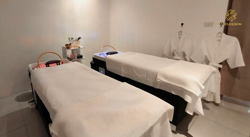 B'blossom Hair Spa Sukhumvit 38 (BTS Thonglor) B'blossom Hair Spa Sukhumvit 38 - บีบลอสซั่ม สปาศรีษะ (BTS Thonglor) 1