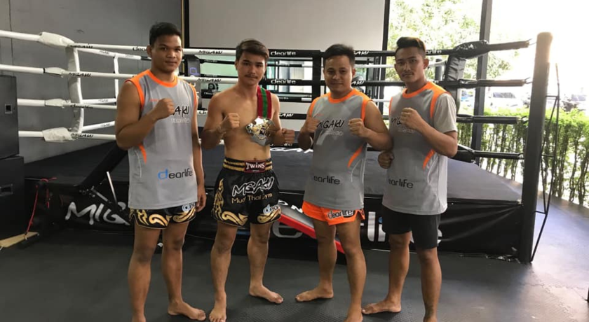 Migaku Muay Thai Gym (BTS Phrom Phong) Migaku Muay Thai Gym - มิกากุ มวยไทย ยิม BTS พร้อมพงษ์ 7