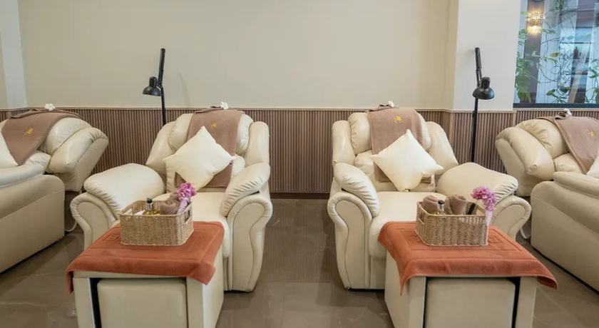 Lyn's Spa & Massage Patong - Authentic Thai Spa Lyn's Spa & Massage Patong - Authentic Thai Spa ลินส์ สปา แอนด์ มาสสาจ ป่าตอง - ออเธนติก ไทย สปา ภูเก็ต 2