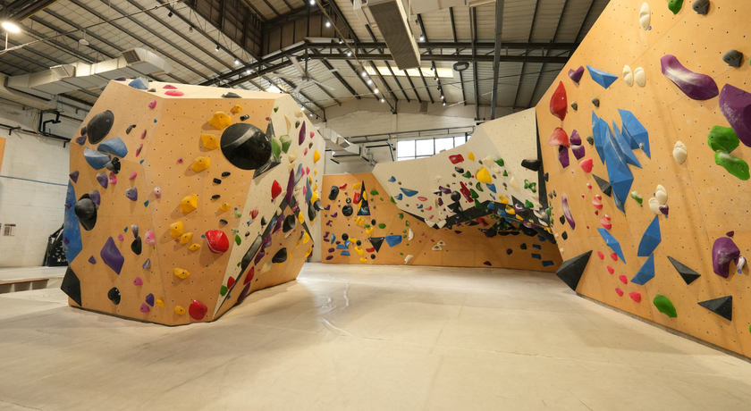 Stonegoat - S69 Stonegoat Climbing Gym - สโตนโกท ปีนเขาโบวเดอร์สุดมัน สุขุมวิท 69 5
