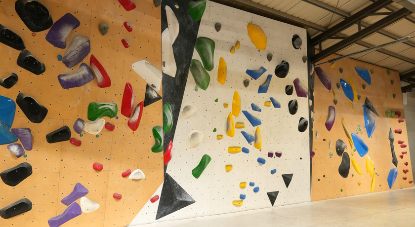 Stonegoat - S69 Stonegoat Climbing Gym - สโตนโกท ปีนเขาโบวเดอร์สุดมัน สุขุมวิท 69 10