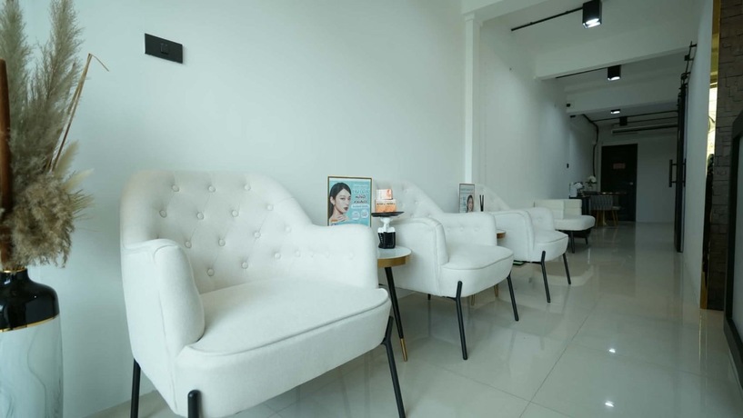 Essente Clinic (Sukhumvit 93) เอสเซนเต้ คลินิกเวชกรรม (สุขุมวิท 93) image_picker_FF1F05B8-B26F-4341-A367-C4BDA9A30466-28366-0000136331C817D4
