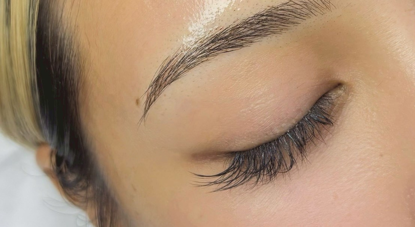 Holy Brows (Holiday Inn Bangkok Silom) Holy Brows (Holiday Inn Bangkok Silom) - โฮลี่ บราวส์ (ฮอลิเดย์ อินน์ กรุงเทพ สีลม) สักคิ้วและสักปากกึ่งถาวรย่านสีลม 4