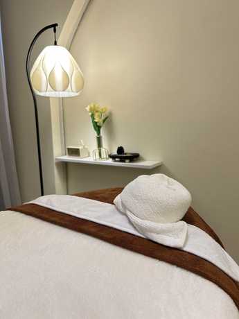 Gua Sha facial Massage By Chonchanok (Chiangmai) Gua Sha Facial Massage By Chonchanok (Chiangmai) - นวดหน้ากัวซา เชียงใหม่ ชนชนก ยกกระชับ หนองหอย scaled_480