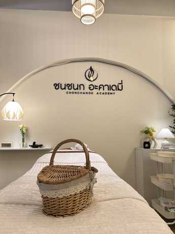 Gua Sha facial Massage By Chonchanok (Chiangmai) Gua Sha Facial Massage By Chonchanok (Chiangmai) - นวดหน้ากัวซา เชียงใหม่ ชนชนก ยกกระชับ หนองหอย scaled_474