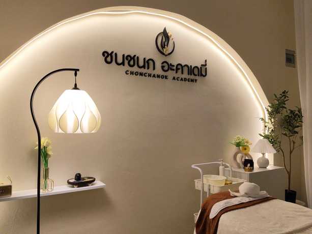 Gua Sha facial Massage By Chonchanok (Chiangmai) Gua Sha Facial Massage By Chonchanok (Chiangmai) - นวดหน้ากัวซา เชียงใหม่ ชนชนก ยกกระชับ หนองหอย scaled_479