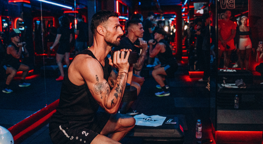 Vault Fitness (Sukhumvit 16) - HIIT, Ass & Abs, Sexy Back & Dance Classes Vault Fitness (สุขุมวิท 16) - คลาส HIIT คาร์ดิโอ & คลาสเต้นสุดมันส์ อโศก 9