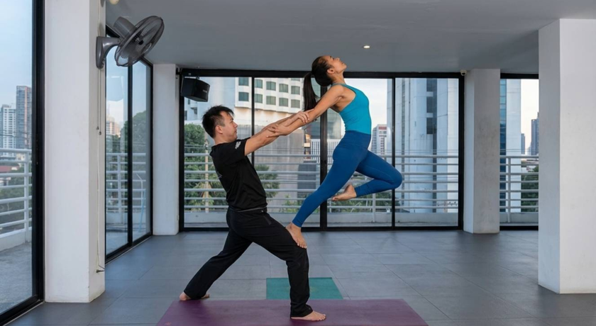 Eclipse Yoga BKK (Ratchada) Eclipse Yoga BKK (Ratchada) - อีคลิปส์ โยคะ บีเคเค (รัชดา) สตูดิโอโยคะ ย่านรัชดา 1366x748