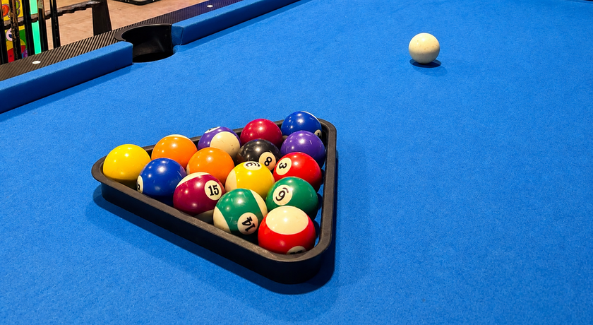 PLAYERBOX (Game Center) (Chula 28, Banthat Thong Road)  Pool_Table