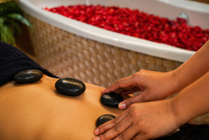 Rumah Wangi Airport Spa Kuta Rumah Wangi Airport Spa - สปาใกล้สนามบินกูตา บาหลี RWI_Hot_Stone_Massage