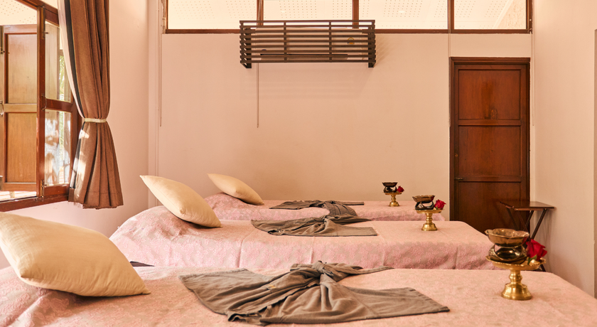 Divana Scentuara Spa (Chidlom Branch) Divana Scentuara Spa (Chidlom Branch) - ดีวานา เซ็นทัวร่า สปา ชิดลม ซอยสมคิด 3