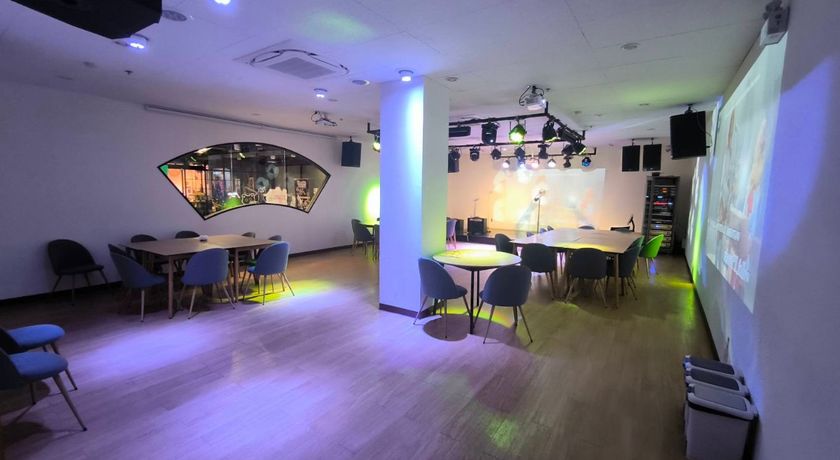Karaoke Manekineko Thailand (MBK Center) Karaoke Manekineko Thailand (MBK Center) - คาราโอเกะ มาเนกิเนโกะ (เอ็ม บี เค เซ็นเตอร์) ย่านปทุมวัน 9