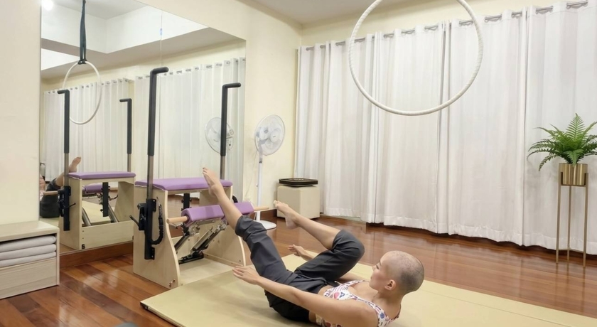 Dancing in the Moonlight Pole & Yoga Studio (Nichada Thani) Dancing in the Moonlight Pole & Yoga Studio (Nichada Thani) - แดนซิง อิน เดอะ มูนไลต์ โพล แอนด์ โยคะ สตูดิโอ นิชดาธานี 4