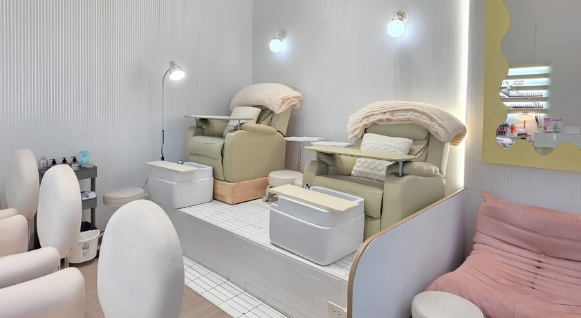 Petite Nails Studio (SiamScape, 2nd Floor) Petite Nails Studio (Siamscape, 2nd Floor) - เพทิท เนลส์ สตูดิโอ สยาม 5