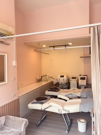 Glow Up Skin Studio Glow Up Skin Studio image_picker_E83B0522-1DA2-49BA-81D0-5657609061BD-9176-00000165EF0101F0