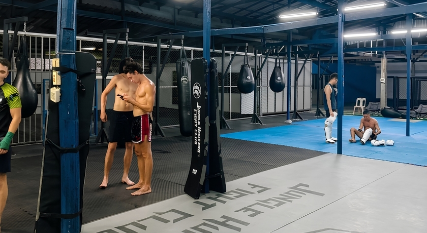 Jungle Hunterz Muaythai (Phra Khanong) Jungle Hunterz Muaythai (Phra Khanong) - จังเกิล ฮัตเตอร์ มวยไทย (พระโขนง) 11