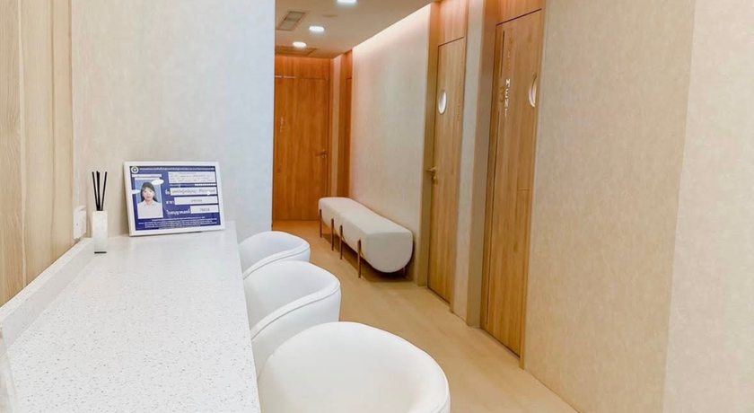 Oracle Clinic Thailand (Design Village Kaset-Nawamin Branch) Oracle Clinic Thailand (Design Village Kaset-Nawamin Branch) - โอราเคิลคลินิกเวชกรรม เกษตร-นวมินทร์ 2
