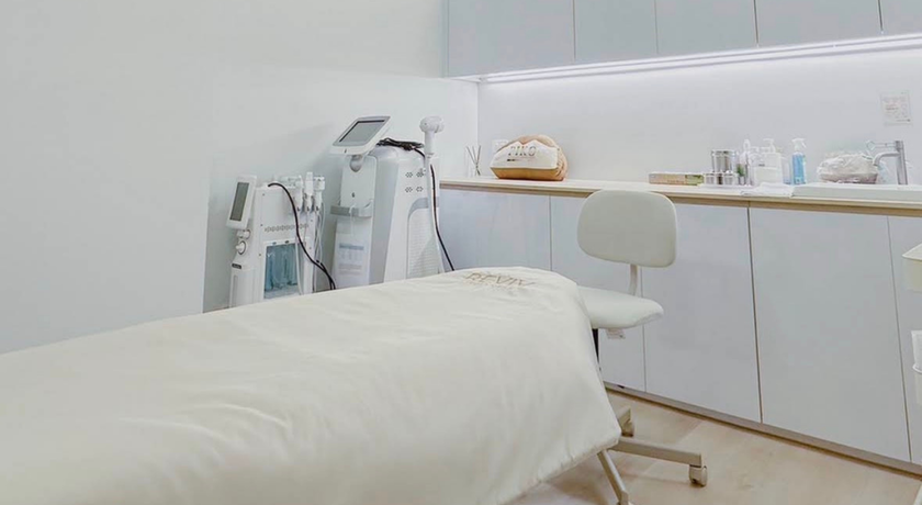 Oracle Clinic Thailand (Design Village Kaset-Nawamin Branch) Oracle Clinic Thailand (Design Village Kaset-Nawamin Branch) - โอราเคิลคลินิกเวชกรรม เกษตร-นวมินทร์ 4