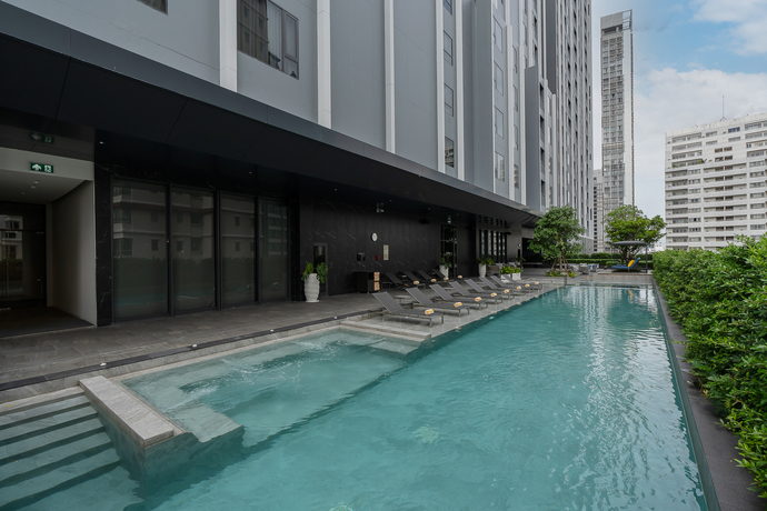 Staybridge Suites Bangkok Sukhumvit 24 Staybridge Suites Bangkok Sukhumvit 24 - สเตย์บริดจ์ สวีท แบงค็อก สุขุมวิท 24 ออนเซ็นญี่ปุ่น พร้อมพงษ์ Pool_09