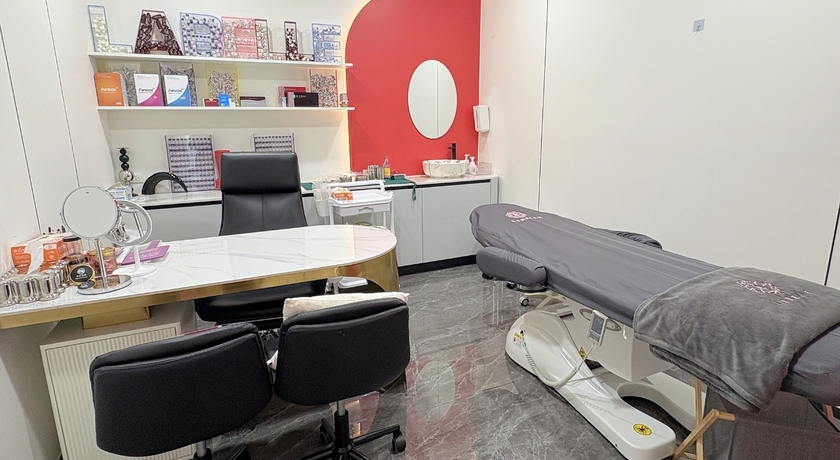 Labelle Aesthetic Clinic Labelle Aesthetic Clinic - ลาเบล คลินิก บริการปรับรูปหน้า BTS อโศก และ MRT เพชรบุรี 4
